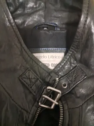 Chaqueta de cuero negra