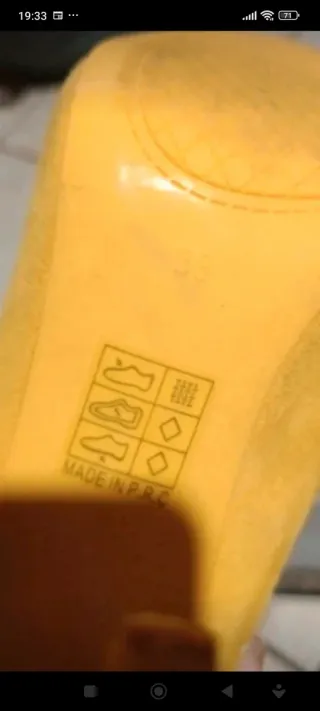 Décolleté scamosciato giallo