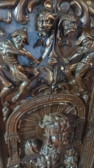 Mueble antiguo madera y cristal tallado