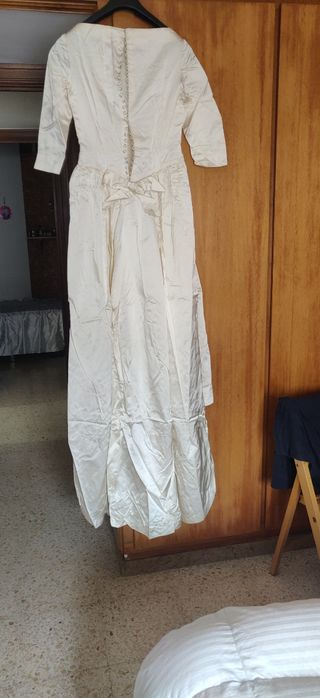 Vestido de novia clásico, de cola