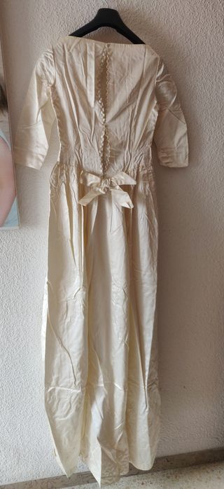 Vestido de novia clásico, de cola