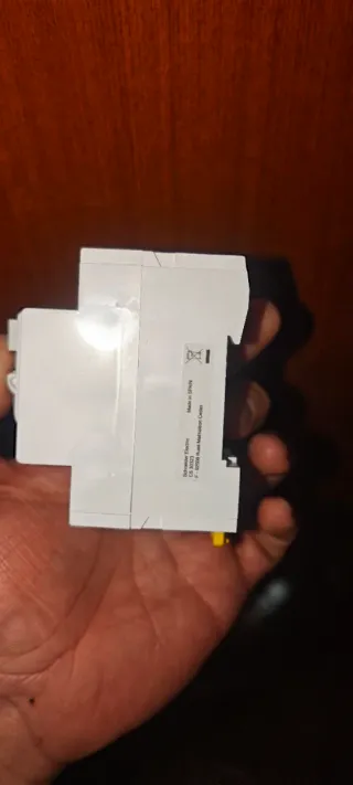 2 Interruptores Diferenciales Schneider Electric 2