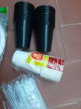 Pack Menaje Picnic Platos Vasos Cuchillos Plástico