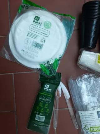 Pack Menaje Picnic Platos Vasos Cuchillos Plástico