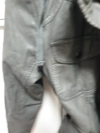 Cazadora polipiel gris con borrego