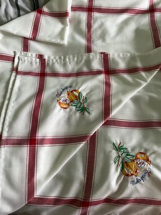 Tovaglia ricamata 182x138 cm