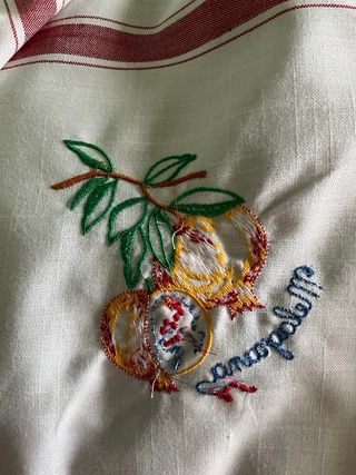 Tovaglia ricamata 182x138 cm