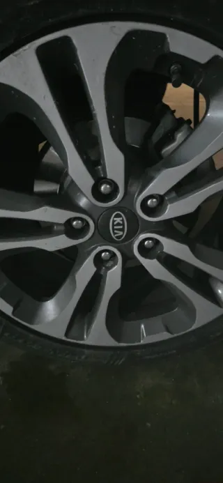 4 Llantas con Cubiertas Kia