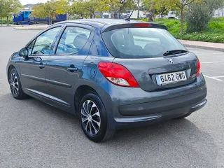 Peugeot 207 2010