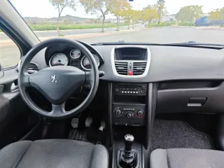 Peugeot 207 2010