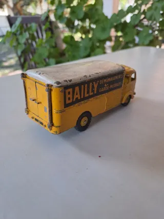 Dinky Toys Simca Cargo Camión Amarillo