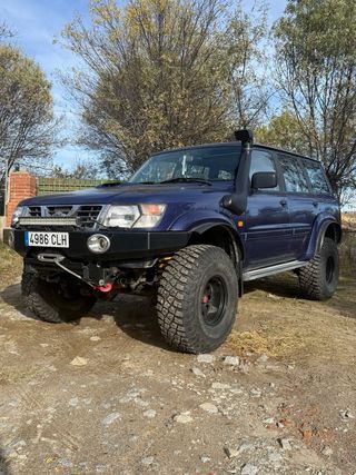 Nissan Patrol GR Y61 2.8 Largo