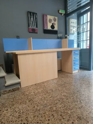 Escritorio juvenil madera y cajones azules