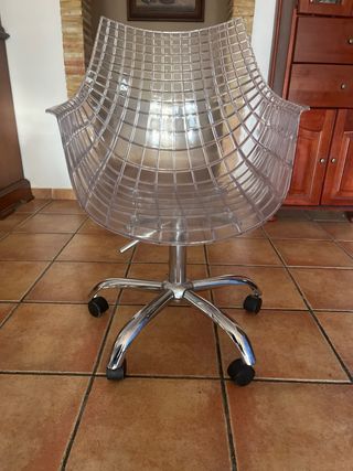 Silla de escritorio transparente con ruedas
