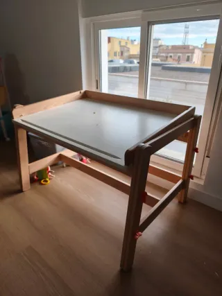 Escritorio infantil Ikea FLISAT