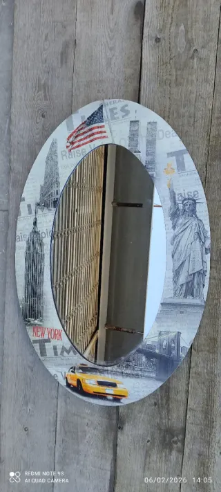 Espejo ovalado decorativo