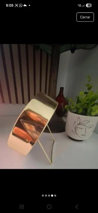 Reloj de mesa dorado