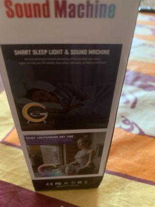 Altavoz Bluetooth con luz LED y cargador inalámbri