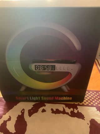 Altavoz Bluetooth con luz LED y cargador inalámbri