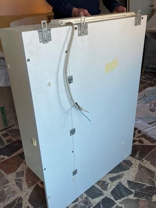 Specchiera con mobile bianco