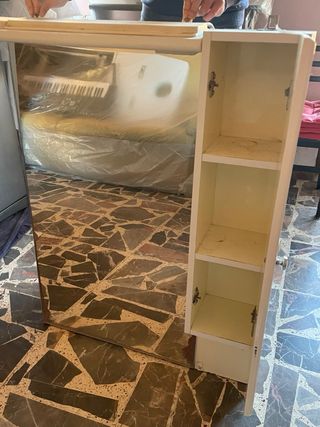 Specchiera con mobile bianco