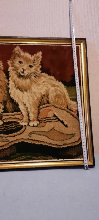 Tapiz de gatitos en cesta con guitarra