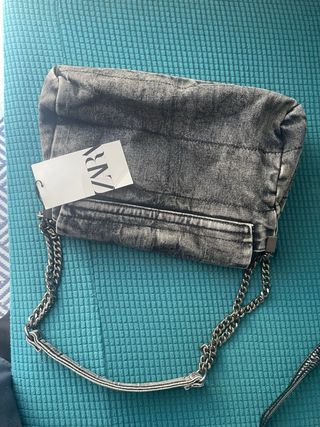 Bolso Zara Gris Denim Cadena