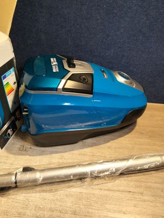 Aspirador con bolsa Rowenta RO6331 Silence Force Compact 4AAA, 750W