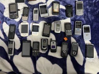 Lote de móviles antiguos