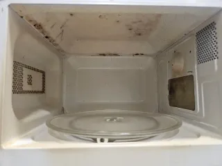 Microonde SilverCrest Mint in stile retrò