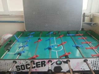 Futbolín y mesa de billar