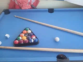 Futbolín y mesa de billar