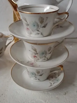 Servizio tazze caffè in porcellana.