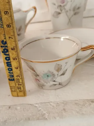 Servizio tazze caffè in porcellana.