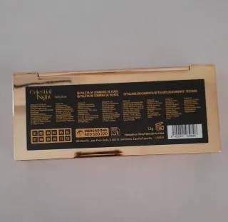 Paleta Sombras Deliplus Negra y Dorada