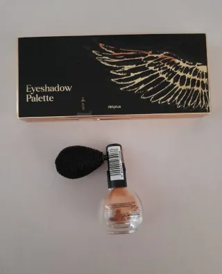 Paleta Sombras Deliplus Negra y Dorada