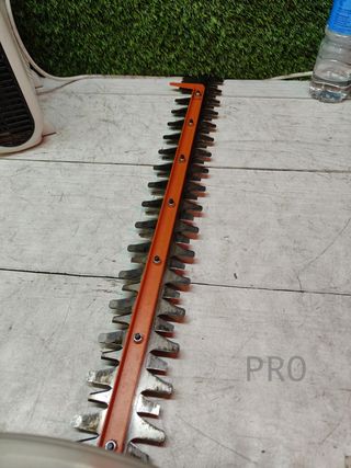 Cortasetos con cabezal giratorio - Black + decker