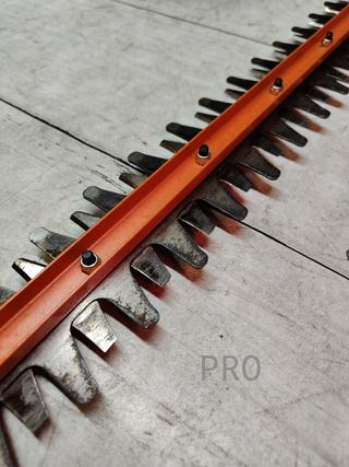 Cortasetos con cabezal giratorio - Black + decker