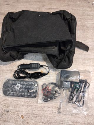 DENVER MT-1083NB Reproductor de DVD portátil USB de 10,1 pulgadas, negro