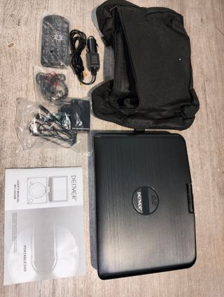 DENVER MT-1083NB Reproductor de DVD portátil USB de 10,1 pulgadas, negro