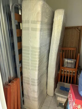 Mesa y 4 Sillas de Comedor