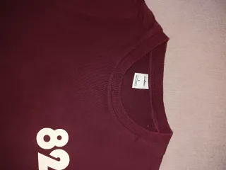 Camiseta con número 82