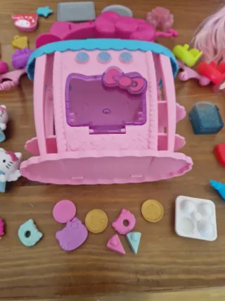 Muñeca Hello Kitty con accesorios