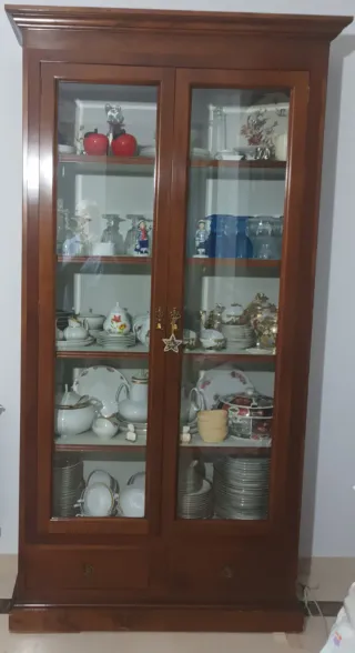 Vitrina Muebles Almazán Madera y Cristal