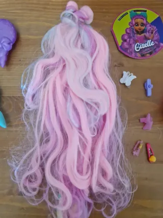 Muñeca Giselle con accesorios