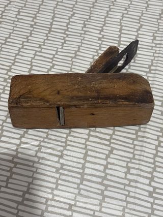 Cepillo de carpintero antiguo
