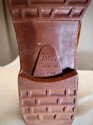 Zapato Gigante Exposición Canós Serralon