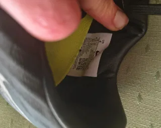 Botas de fútbol Nike negras .talla 36