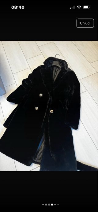 Cappotto pelliccioso nero