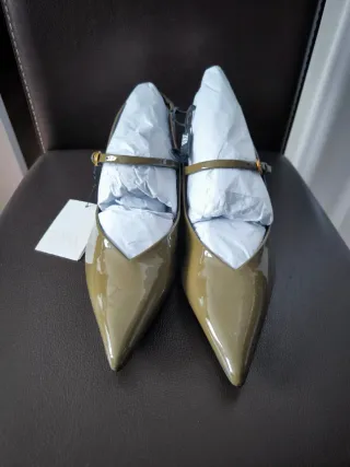 Zapatos destalonados Zara verde oliva